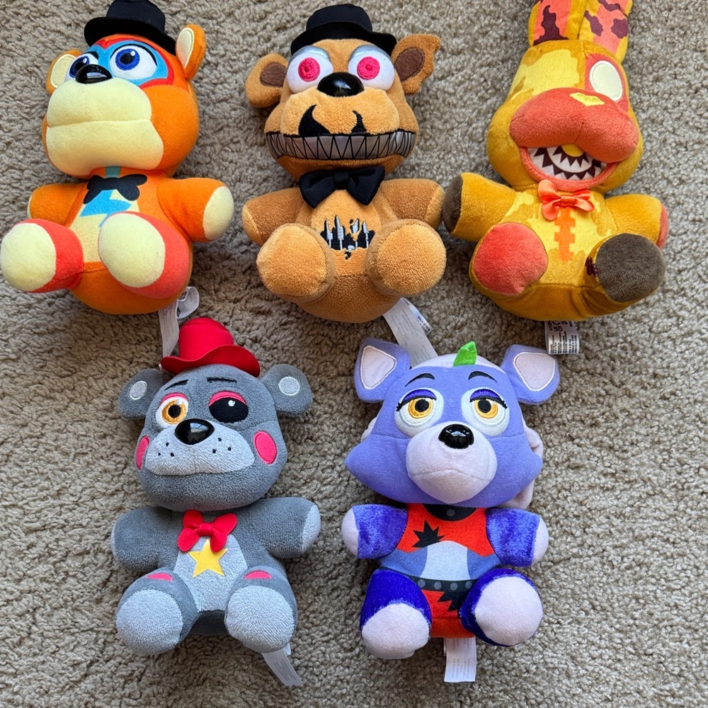 Five Nights at Freddy’s plush set